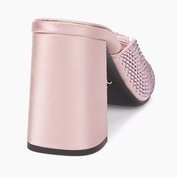 Prada
Crystal-Embellished Satin Mules - Picture 4 of 11